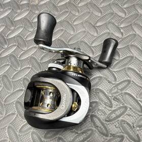 Cdb71cx-d8 Quantum Code Baitcast Reel 7.0 1 Right Hand 9bb 16lb Drag