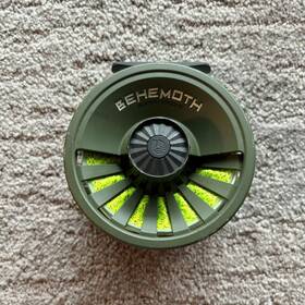55506r78r Redington Behemoth 7/8 Fly Fishing Reel - Green Used Good Condition
