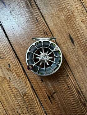 003794 Ross Reels Evolution Ltx Fly Reel - 4/5 Wt. Platinum Very Lightly Used