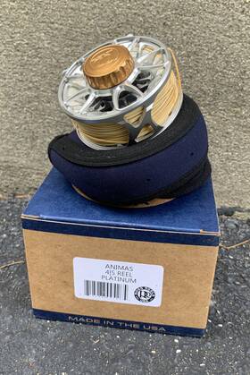 70400000196 Ross Used Animas 4/5 Wt Fly Reel Platinum With 5wt Rio Gold Line