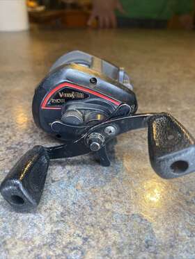 Vm3g Ryobi Fishing Reel - Model V-mag Lite Clean And Works Good