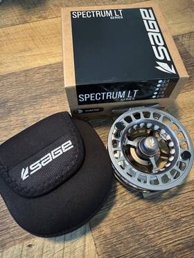 322-4200r5607 Sage Spectrum Lt 5/6 Fly Reel - New Color Silver Pine With Neoprene Case