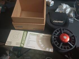 2210 Sage 644269236703 Fly Reel Black/blaze - 2200 Series