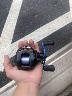 Sk-c8 Sakana Fishing Reel Bait Caster Right Handed