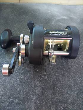 T15la Shakespeare 043388208668 Tidewater Fishing Reel. Model T15la. 4.2 1 Gear Ratio. Pre-owned