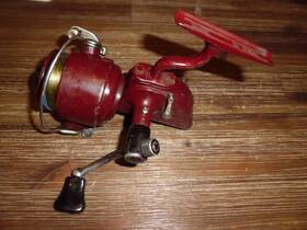 2071 Shakespeare Vintage Surf Spinning Reel Made In Usa