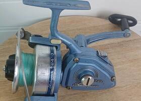 2410 Shakespeare Vintage Spinning Fishing Reel Blue Cleaned Works Great Japan