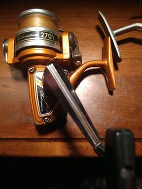 2701 Shakespeare Model Db Spinning Reel Gold