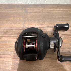 Shakespeare Lpbait1 Low Profile Baitcast Reel 6.4 1 Right-hand 6bb Black/red