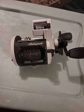 Usr20lc Shakespeare Fishing Reel With Line Counter / Open Faced