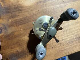 Ct200b Shimano 022255066747 Calcutta B Baitcasting Reel