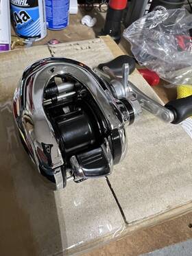 02835 Shimano 12 Antares Right Hand Baitcasting Reel Excellent