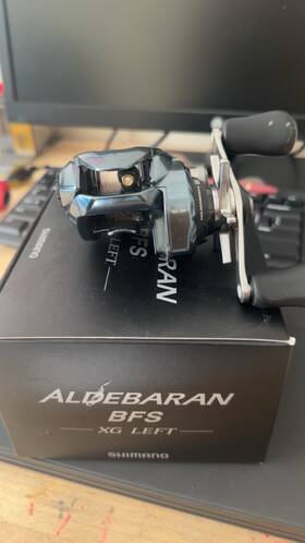 04400 Shimano 22 Aldebaran Bfs Xg Right Baitcasting Reel - Black