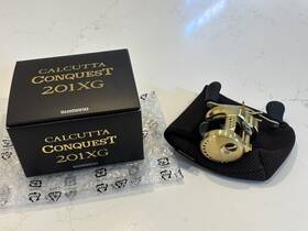 04441 Shimano 22 Calcutta Conquest Casting Reel - Gold