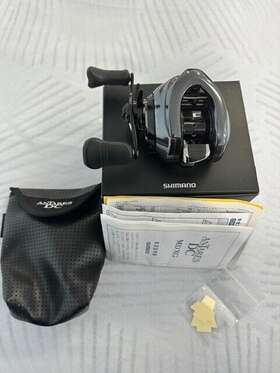 04497 Shimano 18 Antares Md Dc Xg Left Hand Baitcasting Reel Gently Used