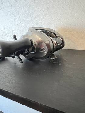 151xg Shimano Baitcasting Reel - Silver