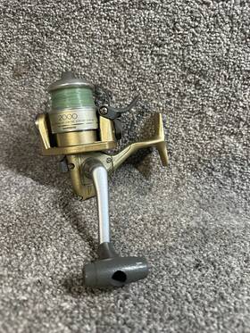 2000fb Shimano Syncopate Spinning Fishing Reel. Works Great