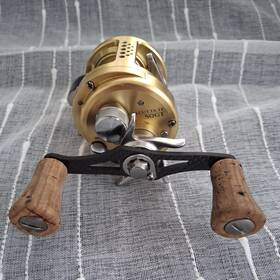 50gt Shimano Calcutta Te Right Handle Baitcasting Reel Very Good