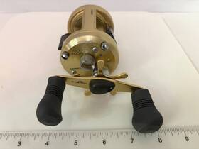 400b Shimano 800b Calcutta Right Hand Bait Casting Reel Made In Japan Nice