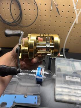Shimano 969363017260 Baitcast Reel 01 Calcutta Conquest 400 Right With Hawgtech 110mm Handle