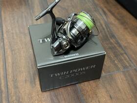 C2000s Shimano 969363046765 24 Twin Power Spinning Reel