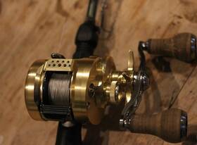 Ctcnqmd300xglhb Shimano Calcutta Vs Conquest Md Comes With Gomexus Handle 300xg 7 5 1 Baitcast