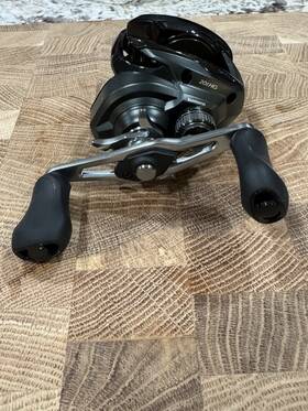 Cu201hgm Shimano Curado 200m 7.4 1 Left Hand Baitcast Reel Lightly Used