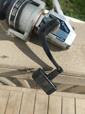 Ps070 Signature Ps060 Spinning Fishing Reel Gear Ratio 4.4 1. Works But Dirty