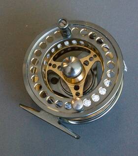 Sougayilang 602130837008 Fly Fishing Reel Large Arbor