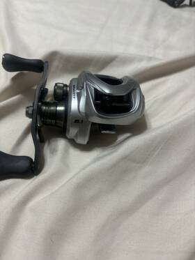 G7108 Team Ark Gravity 7 Right Handed Baitcasting Reels 8.1 1 Gear Ratio