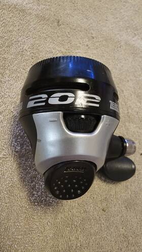 202xrbk-gwg6 Zebco 202 Spincast Reel Black Silver Plastic Metal Fishing