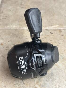 21-37590 Zebco Roam Spincast Fishing Reel Pre-spooled 10lb Line 110 Yards