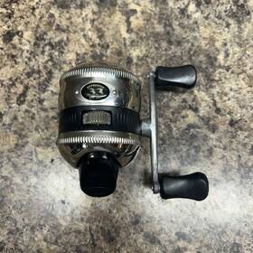 33j-g4 Zebco Vintage 33 Authentic Bearing System Spincast Silver Fishing Reel