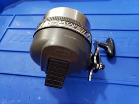Zebco60ps Zebco 888 Pro Staff Spincast Vintage Fishing Reel Metal Foot Made In Usa