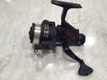 Shakespeare Series 2280 / 2260 Graphite 040 Fishing Reel 5.2:1 Gear Ratio Black. Fixed Price $10.00.