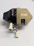 Vintage Daiwa 2200A Bait Spin Casting Fishing Reel. Fixed Price $9.89.