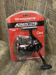 Sealed Favorite Absolute Spinning Fishing Reel ABS2000-RTL 4+1 Bbs 5.2:1 Ratio. Fixed Price $24.95.