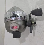 Vintage Zebco 202LE Angling Fishing Reel. Fixed Price $19.00.