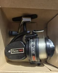 Vintager Viking 820L Spinning Reel W/ Box. Fixed Price $10.40.