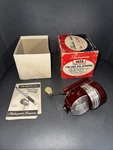 Shakespeare Spin Wondereel No. 1875 Model Eh Dual Drag Level Wind W/box. Fixed Price $250.00.
