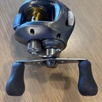 Shimano Curado 200 Dpv Baitcasting Reel Right Hand 5.0:1 Baitcaster Freshwater. Fixed Price $145.00.