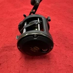 Penn Squall Reel Level Wind SQLII30LW Excellent Condition. Fixed Price $134.99.