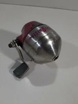 Shakespeare Lady SC10 3.4:1 Closed Face Spin Cast Fishing Reel. Fixed Price $15.00.