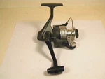Vintage Shimano Jhx 2000F Spinning Reel. Fixed Price $15.99.