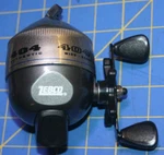 New Vtg 2003 Zebco Reel Fishing 404 Wide Range Powertrain Drag Forest Green. Fixed Price $14.99.