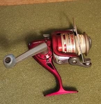 Zebco Slingshot 202SLSP GWK2 Red Spinning Reel --- Lot 3354. Fixed Price $13.27.