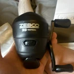 Zebco 33 Platinum Spincast Reel Size 30 5.2:1 Right Hand Black All-metal. Fixed Price $20.00.