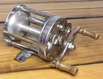 Vintage Pflueger Akron No. 1893L Baitcasting Fishing Reel - Made Usa. Fixed Price $24.95.