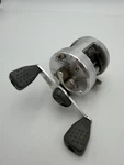 Quantum US300 Baitcasting Reel Made Usa. Fixed Price $27.59.