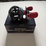 Bass Pro Shops Qualifier PQD10SA Baitcast Reel 5.6:1 Gear Ratio Black. Fixed Price $56.99.